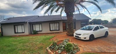 House For Sale in Dawn Park Ext, Boksburg
