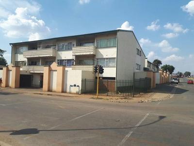 Apartment / Flat For Sale in Johannesburg International Airport, Kempton Park