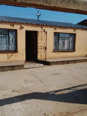 House For Sale in Tembisa, Tembisa