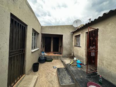 House For Sale in Tembisa, Tembisa