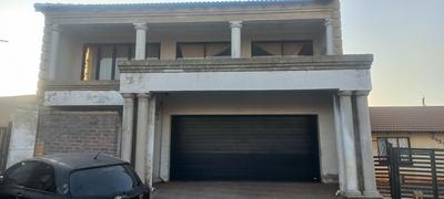 House For Sale in Tembisa, Tembisa