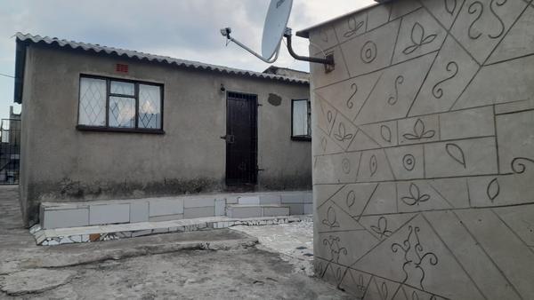 House For Sale in Umnonjaneni, Tembisa