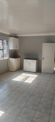 Apartment / Flat For Rent in Birch Acres, Kempton Park
