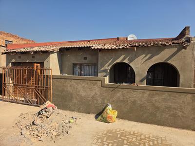 House For Sale in Tembisa Ext 7, Tembisa
