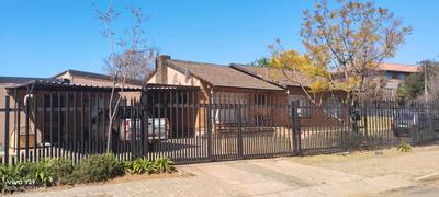 House For Sale in Kempton Park Ext 04, Kempton Park