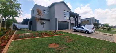 House For Sale in Serengeti Lifestyle Estate, Kempton Park