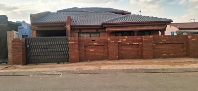 House For Sale in Tembisa, Tembisa
