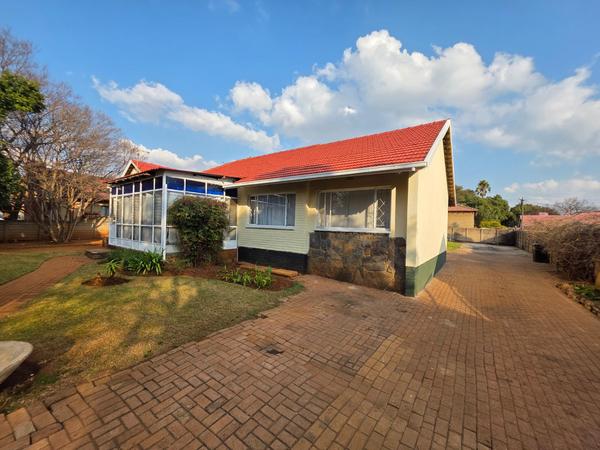 House For Sale in Rhodesfield, Kempton Park